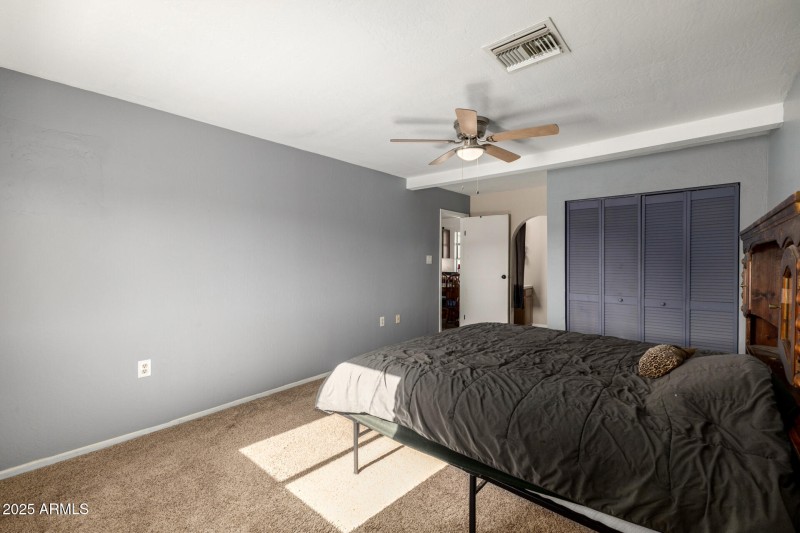 48822 N ROUGHRIDER RD