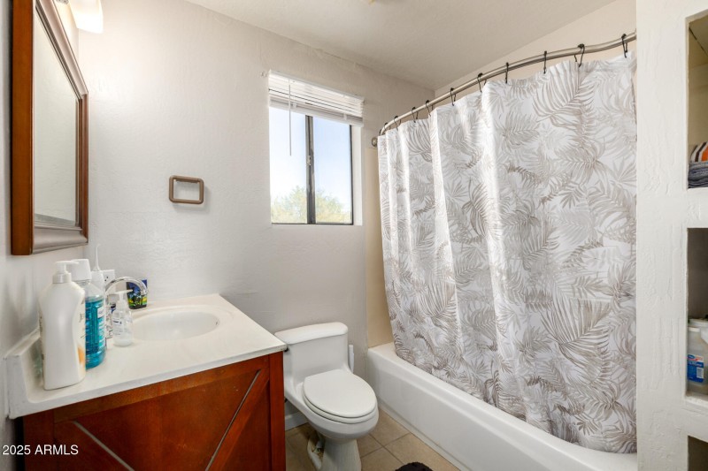 48822 N ROUGHRIDER RD