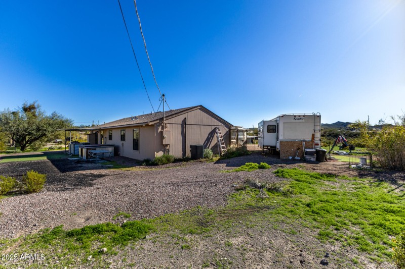 48822 N ROUGHRIDER RD