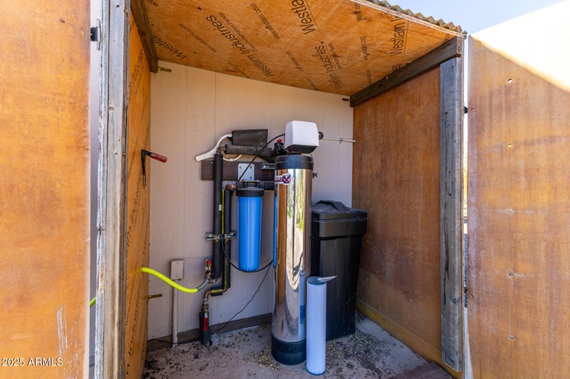 48822 N ROUGHRIDER RD