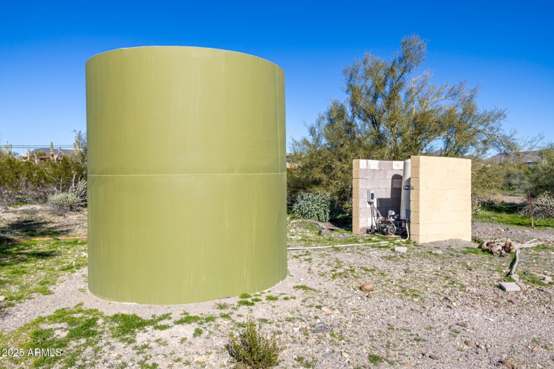 48822 N ROUGHRIDER RD