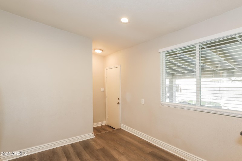 014-photo-bedroom-15003312