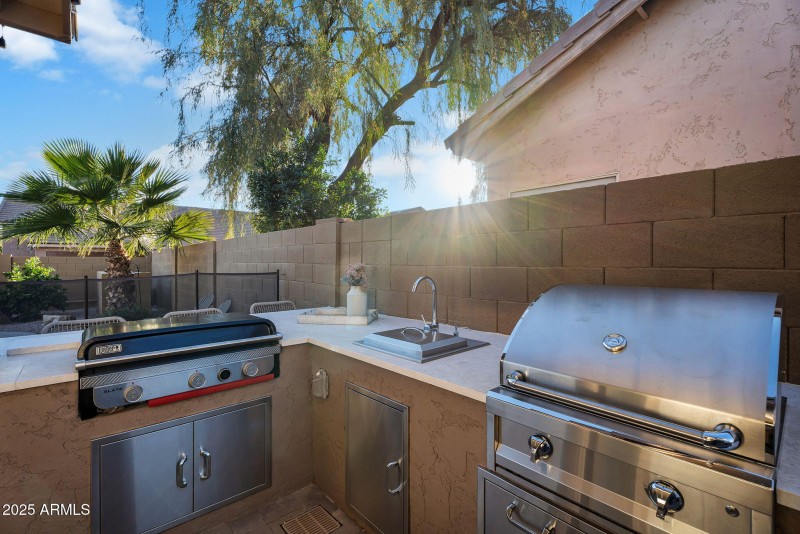 AWESOME outdoor kitchen!