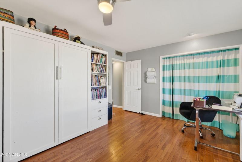 30_10001_W_Burns_Dr30_mls