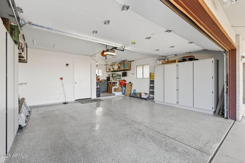 36_10001_W_Burns_Dr36_mls