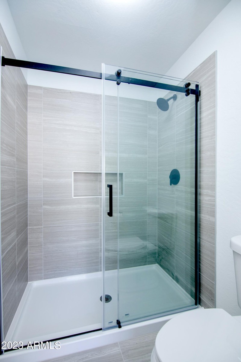 ensuite shower