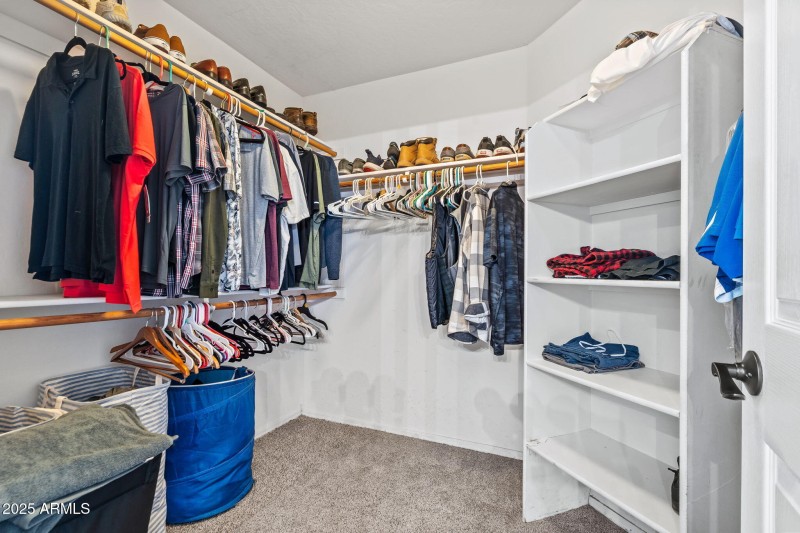 Walk in Closet 1