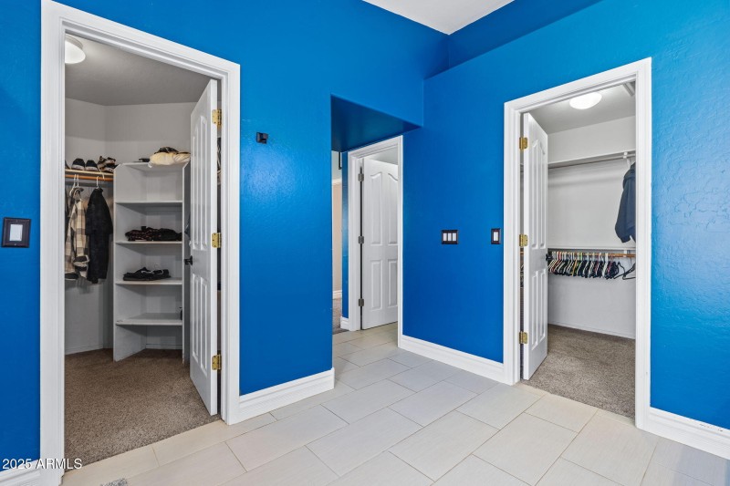 Dual walk in Closets