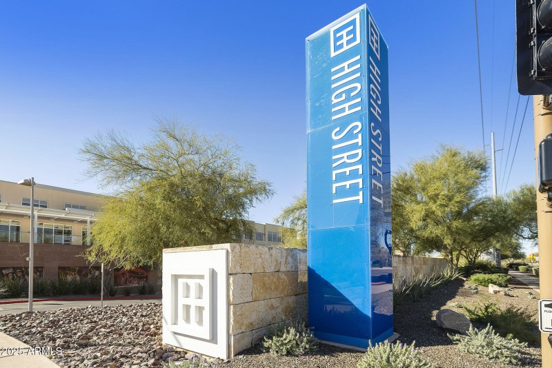 SHOPPING AND DINING CLOSE BY