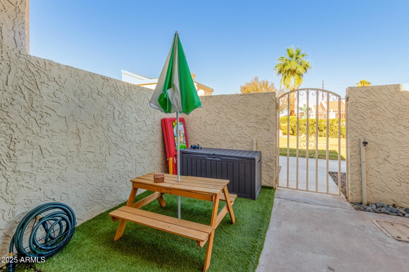 Private Patio- Southern