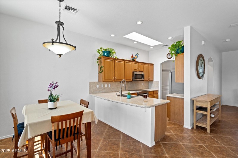 19-Breakfast and Kitchen