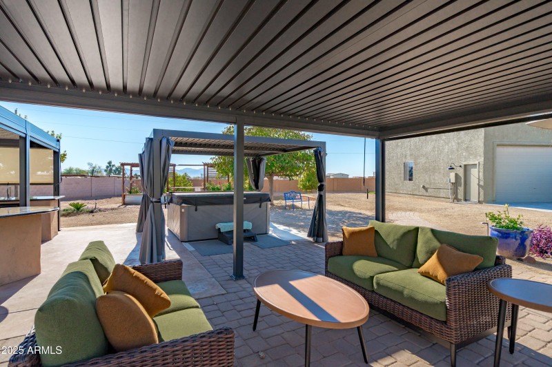 59-Covered BBQ Hot Tub and Lounge Area