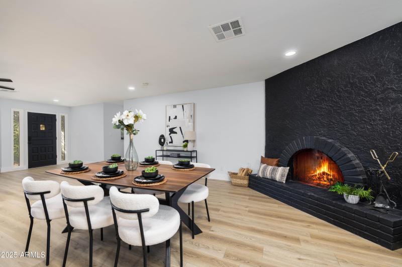 E Sharon Dr. (5728)-9