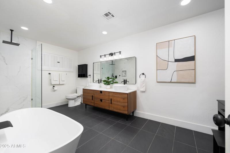 E Sharon Dr. (5728)-14