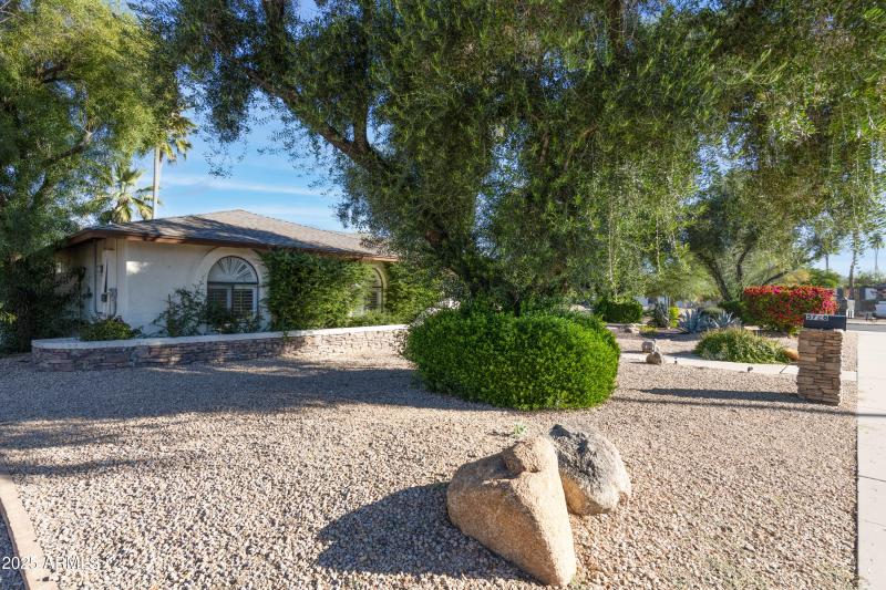 E Sharon Dr. (5728)-31