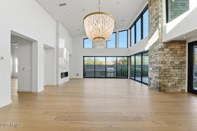 18576 N 92nd Pl-10 (1)