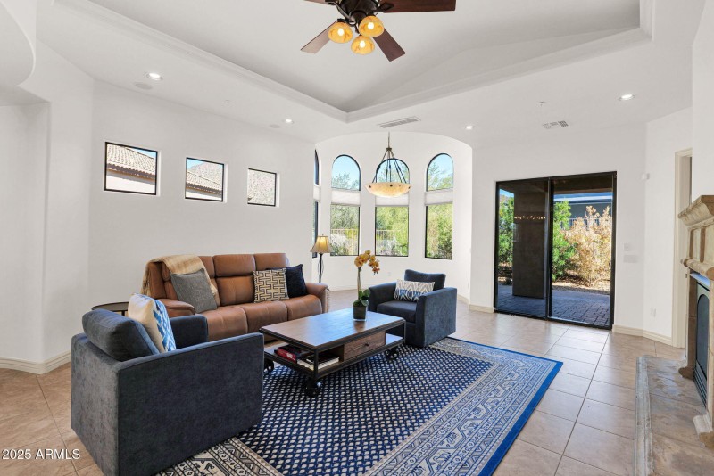 y20-web-or-mls-P1393935