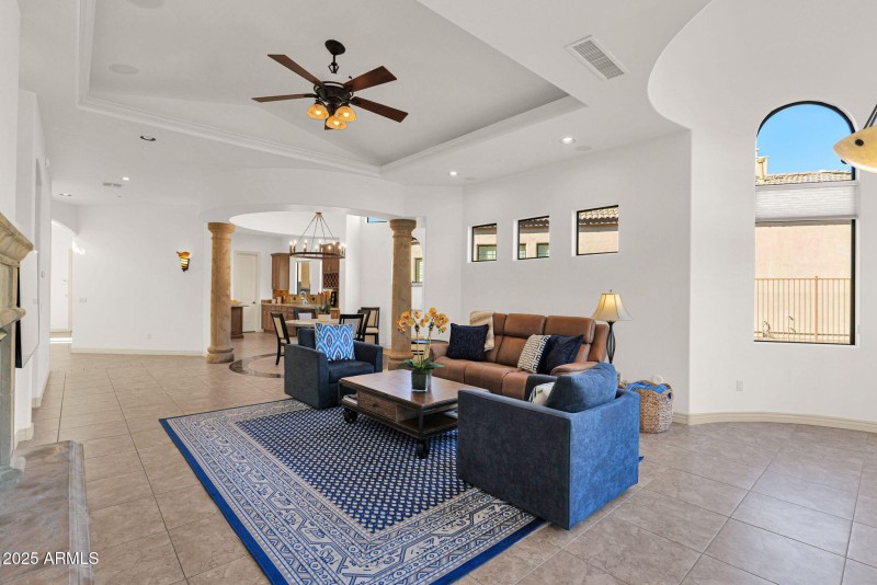 y21-web-or-mls-P1393937