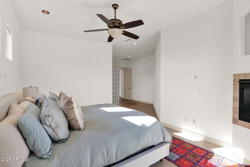 y28-web-or-mls-P1393954