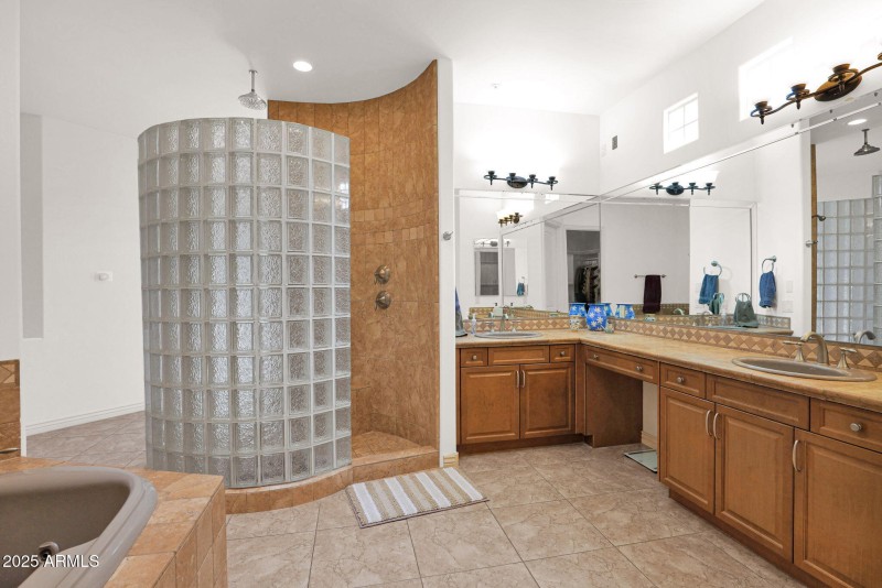 y29-web-or-mls-P1393955