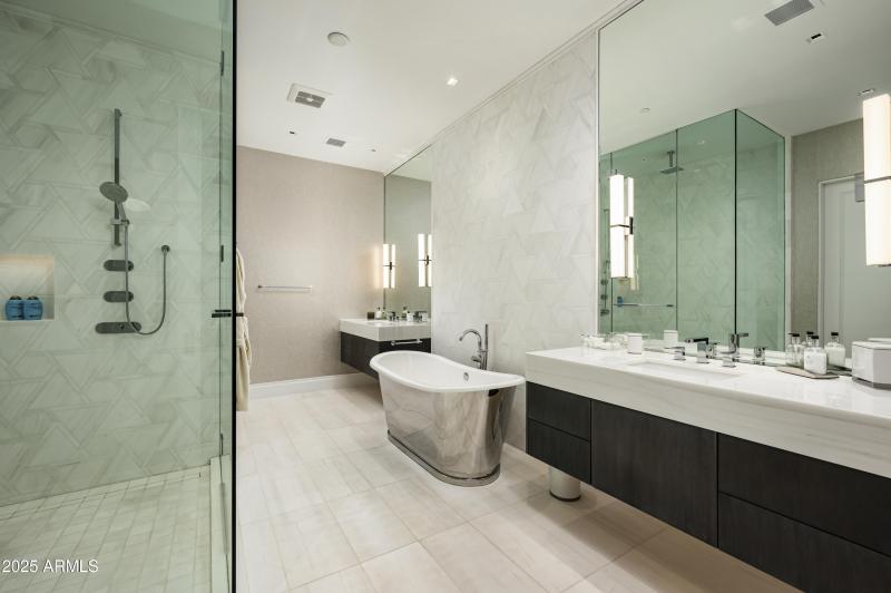 Secondary Primary Bath