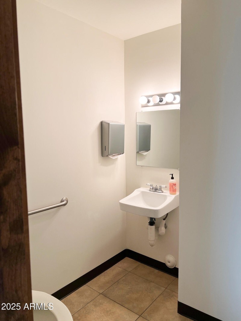 7202 E Carefree Drive, Suite 3 1A-26