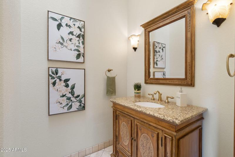 53-7242 N 23rd Place