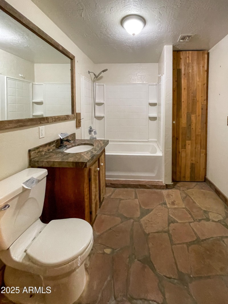 10 Guest Bathroom