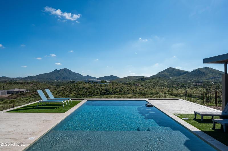 Expansive Never Ending Views