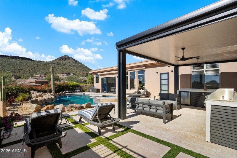 Fabulous Back Yard Pergola