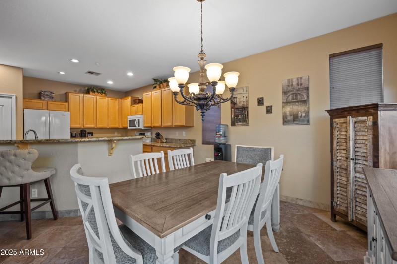 Dining/kitchen