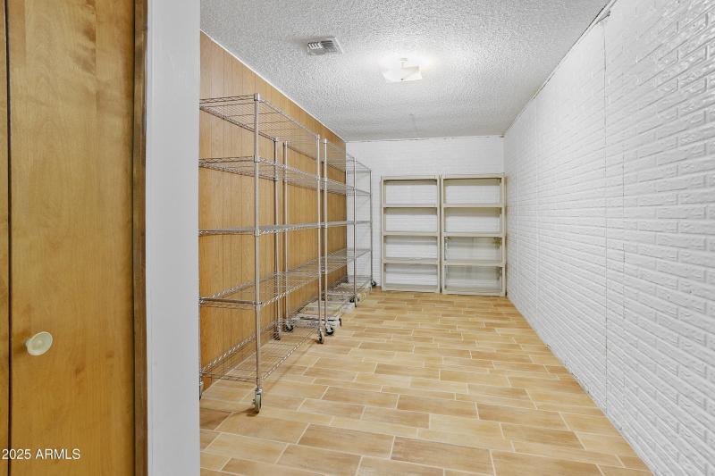 SR BASEMENT STORAGE