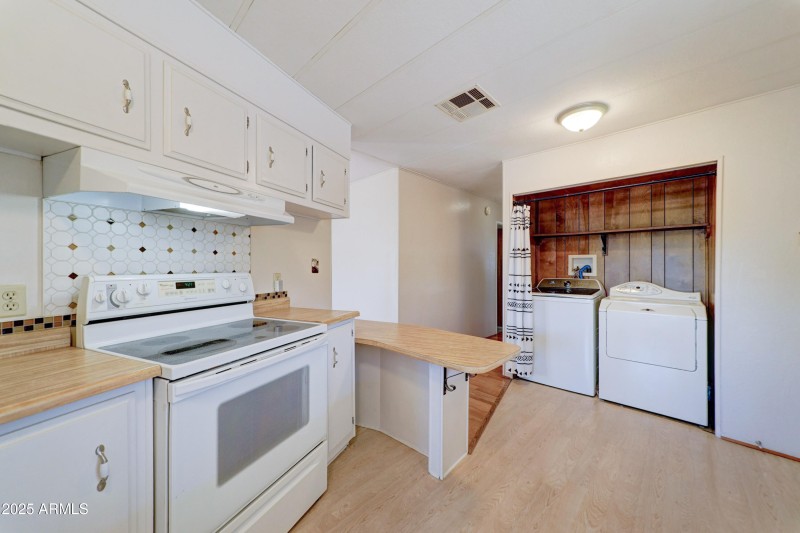 9109 E Country Club Dr-7