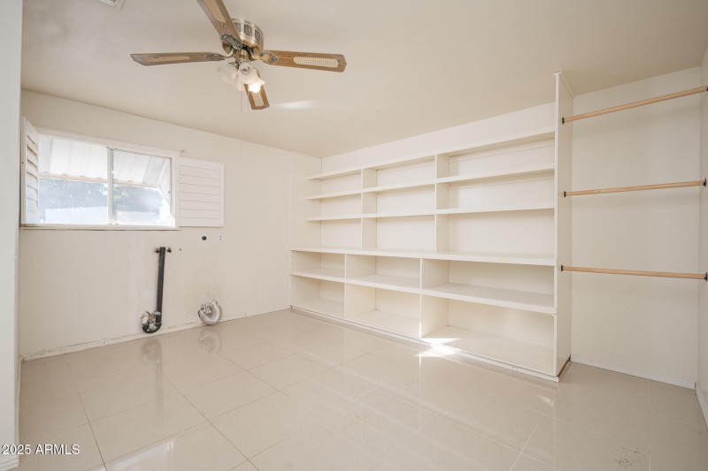 12_Laundry-Pantry_01