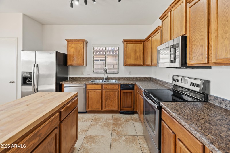 35903 W Velazquez Dr-7