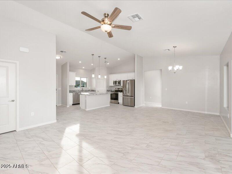 17-9842-W-Pacifico-Drive-17