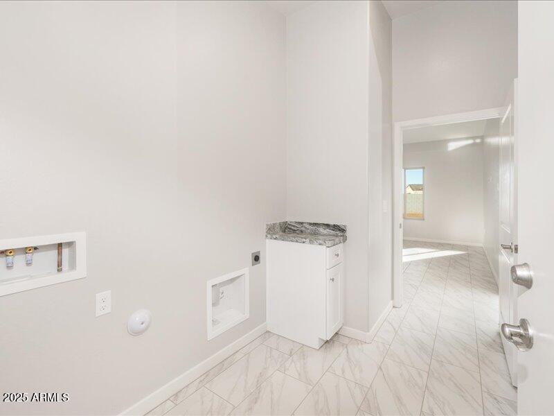 20-9842-W-Pacifico-Drive-20