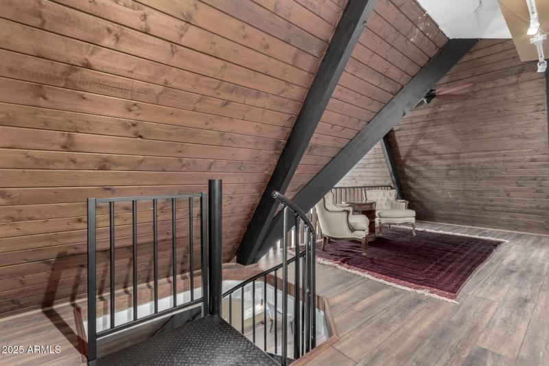 Upstairs Loft & 2nd Primary Suite