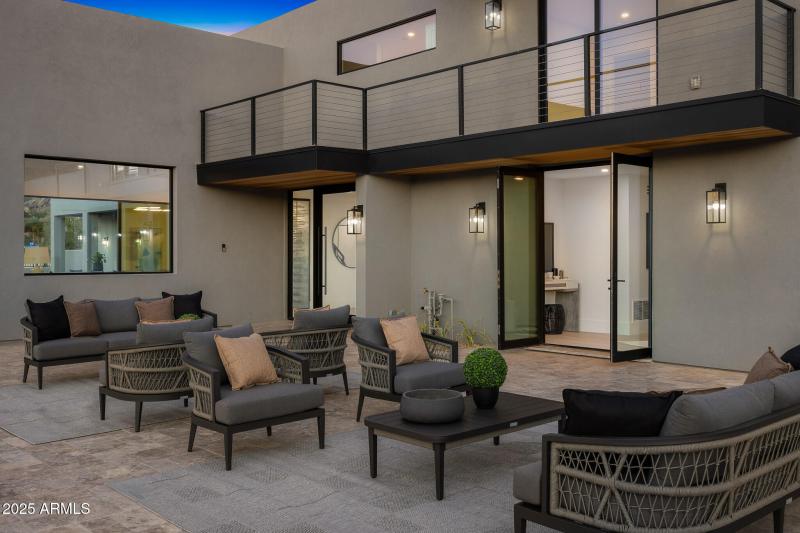 front courtyard lounge