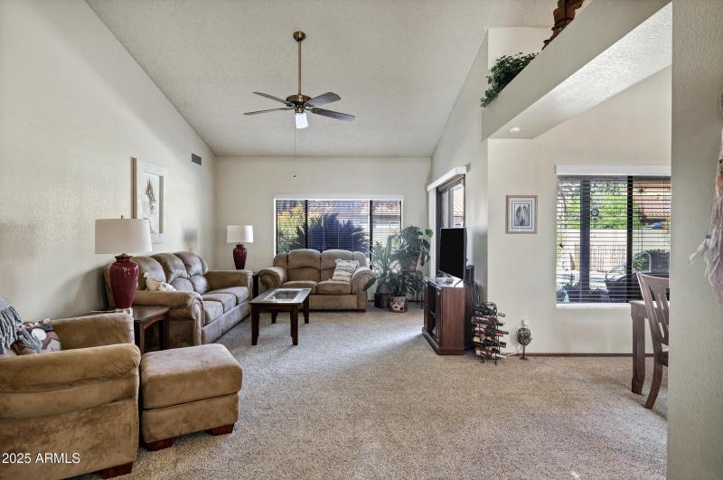 702 E Avenida Sierra Madre-6