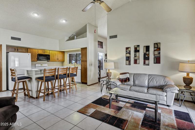 702 E Avenida Sierra Madre-14