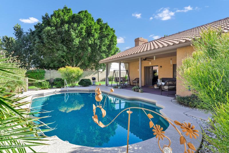 702 E Avenida Sierra Madre-33