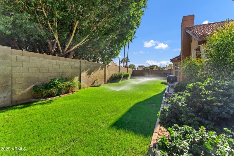 702 E Avenida Sierra Madre-41