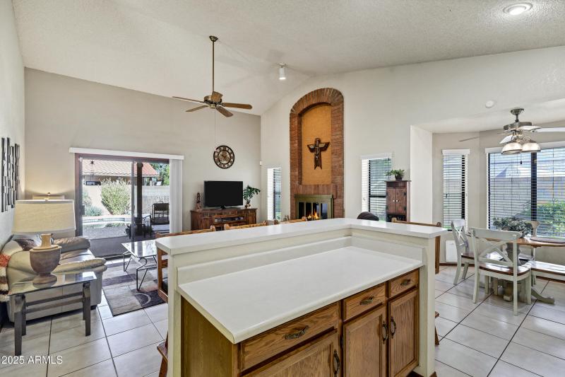 702 E Avenida Sierra Madre-22