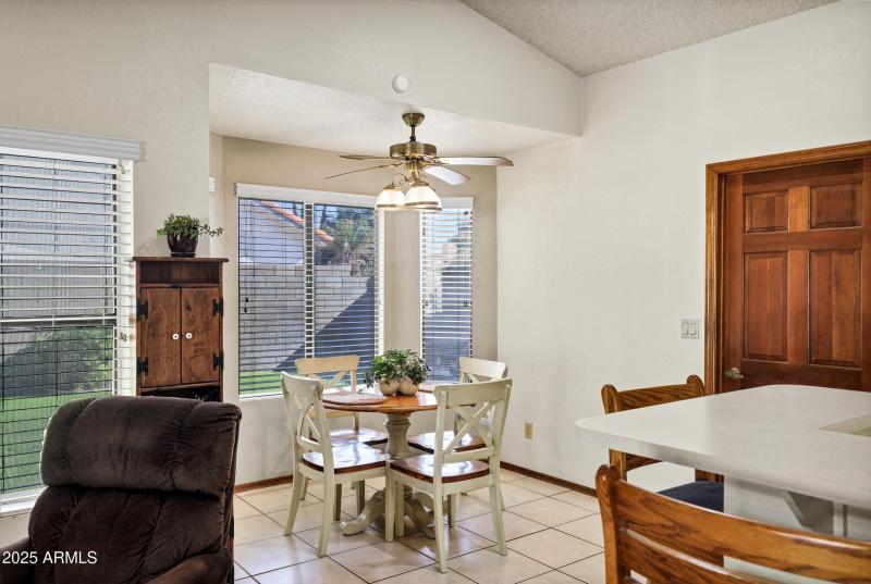 702 E Avenida Sierra Madre-21