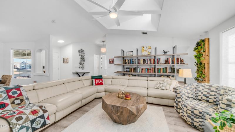 2550 S Ellsworth Rd Unit 751 (8)