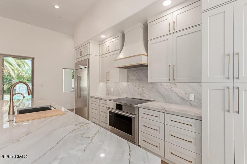 20251025222622694102000000-o