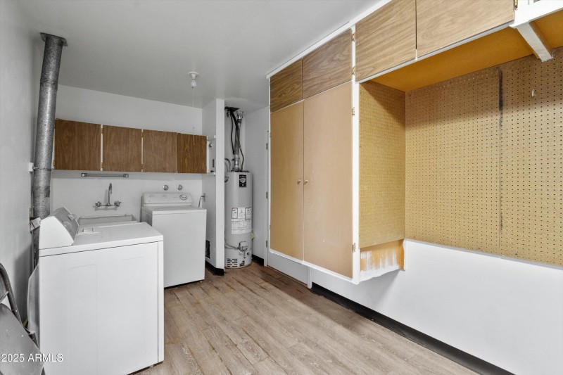 25-Laundry and Storage