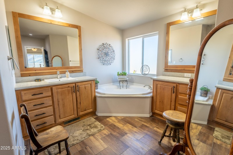 KNK-905 Mnt Lion Pass-83