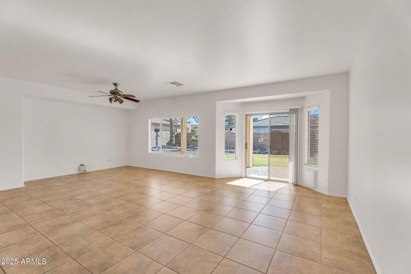 6-web-or-mls-21279 E Twin Acres Dr -4